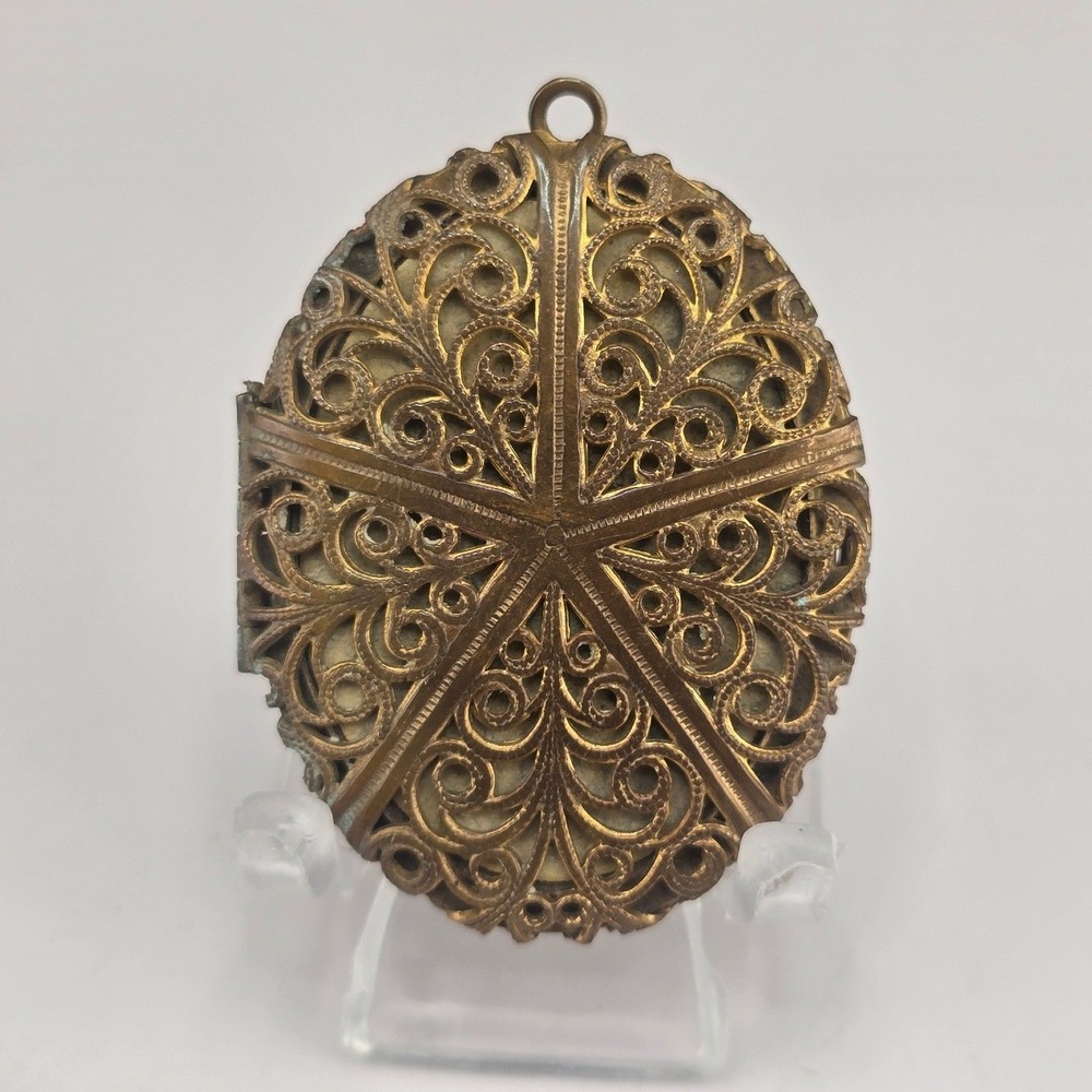 Vintage Estate Locket Pendant Brass Filigree Star Openwork Oval 1.75in